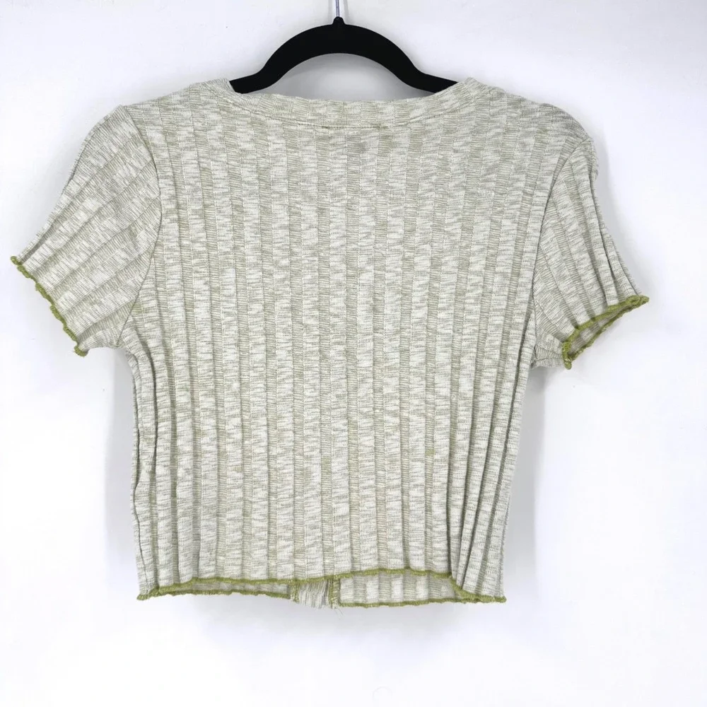 Forever 21 Y2K Ribbed Button Front Crop Baby Tee Top Green White Size L‎ Lettuce